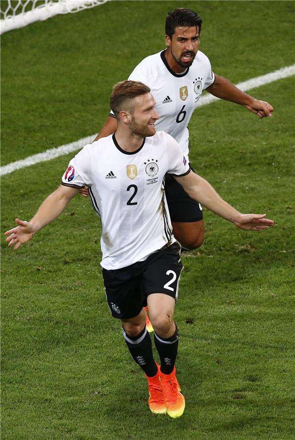  شكودرن موستافي