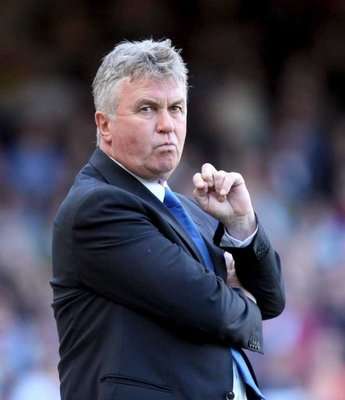 الهولندي جوس هيدينك المدير الفني لنادي تشيلسي