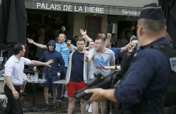 2016-06-14t163525z_821669001_lr1ec6e1a2qdi_rtrmadp_3_soccer-euro-fans-security_reuters