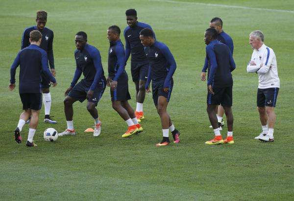 2016-06-14t171627z_870944611_lr1ec6e1bz5g4_rtrmadp_3_soccer-euro-fra_reuters