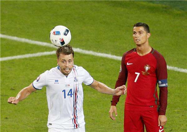  كارل أرناسون ورونالدو