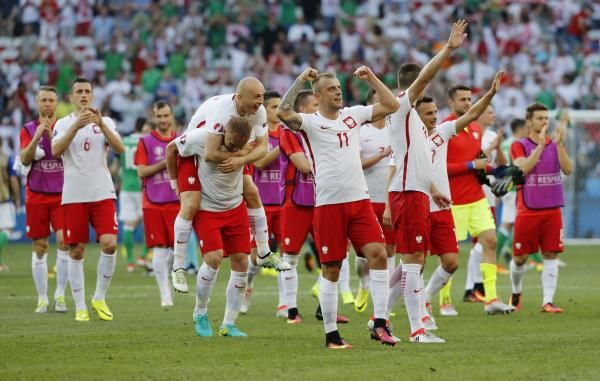 2016-06-12t175414z_108755654_mt1aci14434578_rtrmadp_3_soccer-euro-pol-nir_reuters