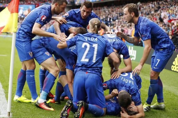 2016-06-12t134938z_108740978_mt1aci14433943_rtrmadp_3_soccer-euro-tur-cro_reuters