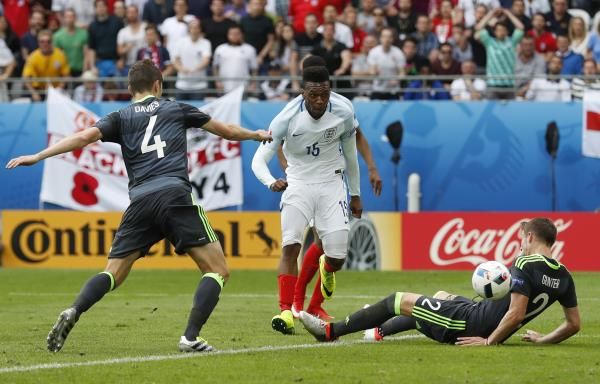 2016-06-16t145750z_109090670_mt1aci14440497_rtrmadp_3_soccer-euro-eng-wal_reuters