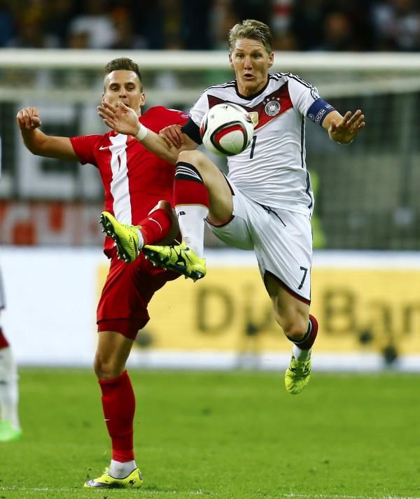 2015-09-04t200926z_1419304303_lr2eb941jzfvd_rtrmadp_3_soccer-euro_reuters