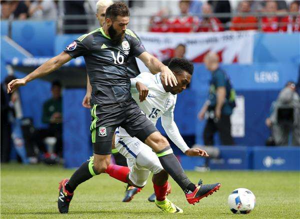 جو ليدلي من المباراة أمام إنجلترا