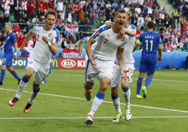 2016-06-17t175500z_109187700_mt1aci14442832_rtrmadp_3_soccer-euro-cze-cro_reuters