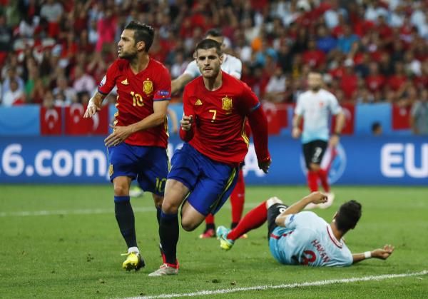 2016-06-17t193834z_109193914_mt1aci14443070_rtrmadp_3_soccer-euro-esp-tur_reuters