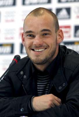 نجم ريال مدريد شنايدر في إحدى المؤتمرات