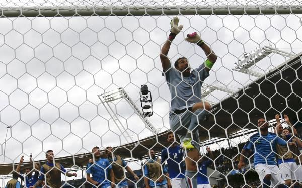 2016-06-17t145628z_754805755_lr1ec6h15huh2_rtrmadp_3_soccer-euro-ita-swe_reuters