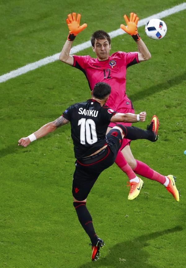 2016-06-19t195025z_1034843529_lr1ec6j1j3rl5_rtrmadp_3_soccer-euro-rom-alb_reuters