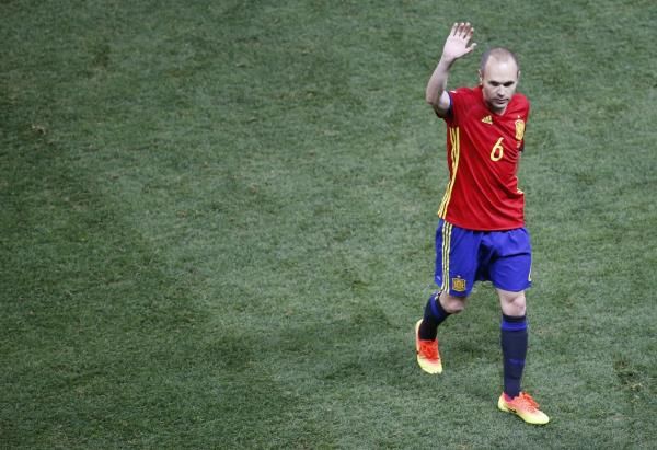 2016-06-17t205422z_109198462_mt1aci14443229_rtrmadp_3_soccer-euro-esp-tur_reuters