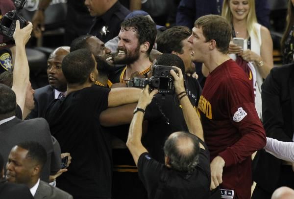 2016-06-20t034012z_115681622_nocid_rtrmadp_3_nba-finals-cleveland-cavaliers-at-golden-state-warriors_reuters