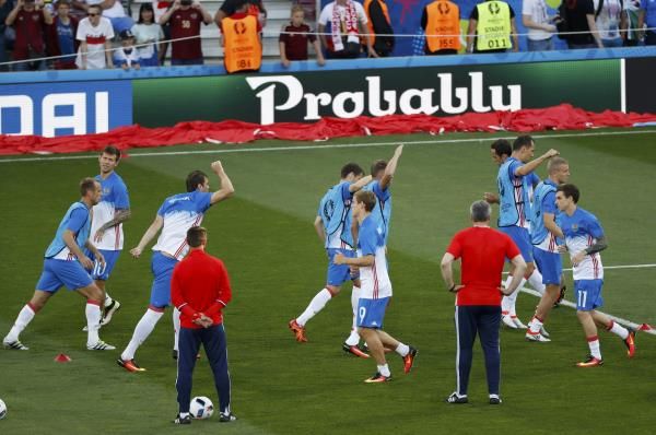 2016-06-20t183044z_385851799_lr1ec6k1few88_rtrmadp_3_soccer-euro-rus-wal_reuters