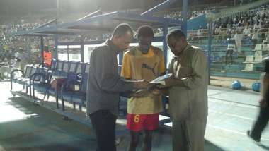 أحمد عبد الله ضُفُر يوقع على الإعتراض