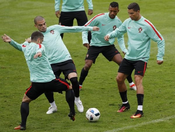 رونالدو في تدريب البرتغال