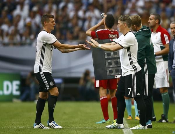 2016-06-04t173348z_882061693_lr1ec641cs176_rtrmadp_3_soccer-friendly-ger-hun_reuters