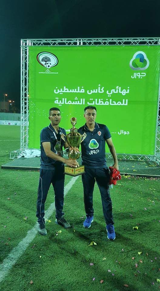 أبو عليا يرفع الكأس برفقة صندوقة