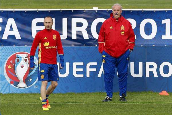  فيسنتي ديل بوسكي وأندريس إنيستا