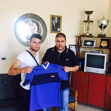 علي خليل يوقع على كشوفات حطين