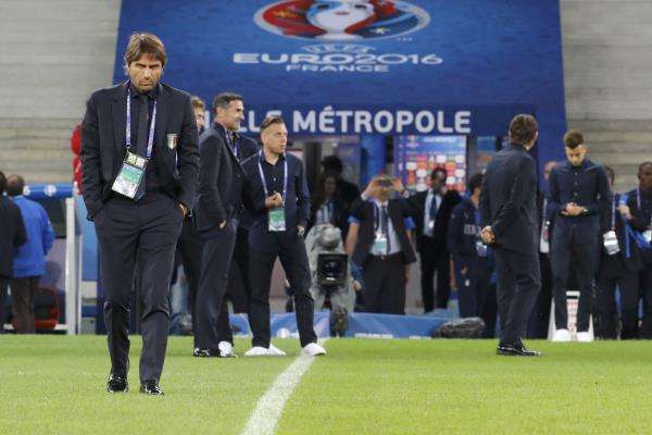 المنتخب الإيطالي يتفقد الارضية