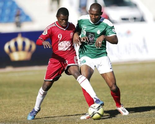 البرازيلي هيلدير "يمين"