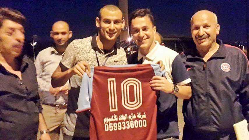 سامح مراعبة يرفع قميص الثقافي