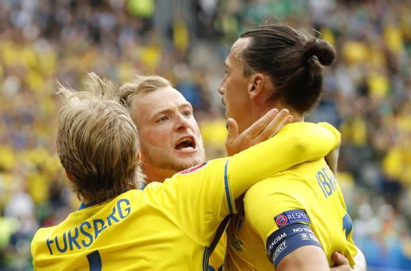 2016-06-13t173455z_108840895_mt1aci14435927_rtrmadp_3_soccer-euro-irl-swe_reuters