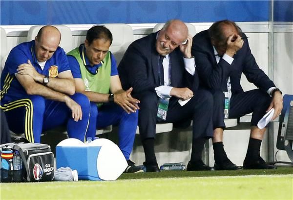 دل بوسكي في مباراة أمس