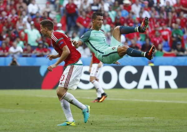 2016-06-22t173239z_109618359_mt1aci14450306_rtrmadp_3_soccer-euro-hun-por_reuters