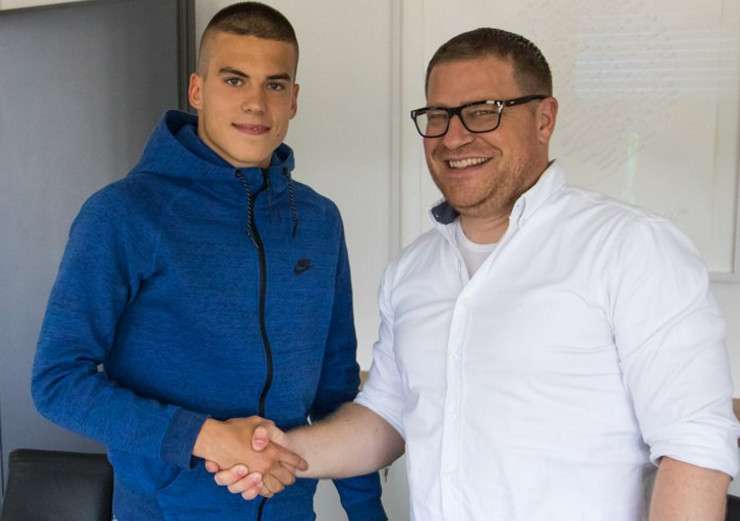 لاسزلو بينيس