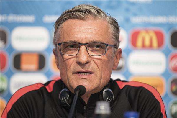  آدم ناوالكا