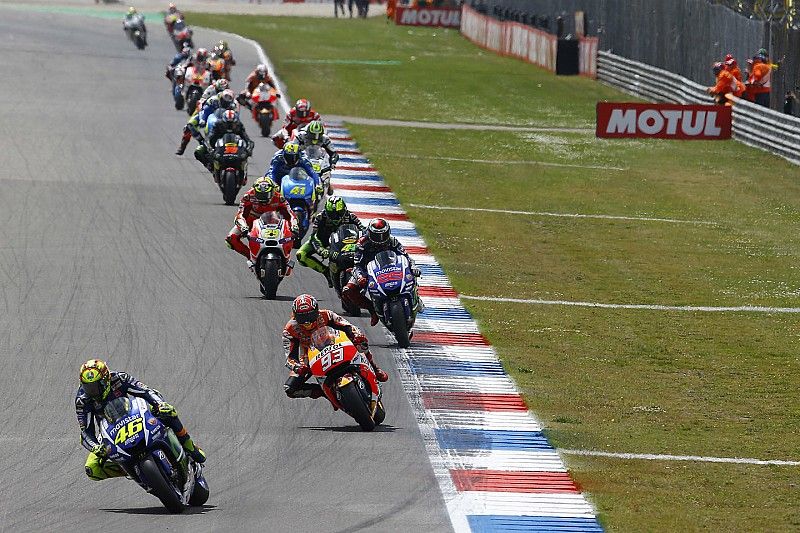 motogp-dutch-tt-2015-valentino-rossi-yamaha-factory-racing