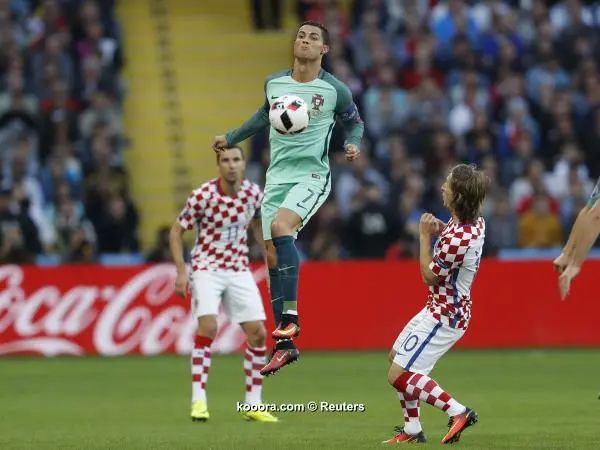 ?i=reuters%2f2016-06-25%2f2016-06-25t191707z_109883827_mt1aci14455423_rtrmadp_3_soccer-euro-cro-por_reuters