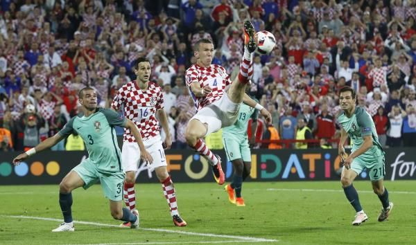 2016-06-25t213203z_109891923_mt1aci14455756_rtrmadp_3_soccer-euro-cro-por_reuters