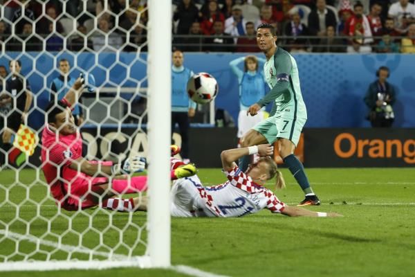 2016-06-25t212953z_109891793_mt1aci14455741_rtrmadp_3_soccer-euro-cro-por_reuters