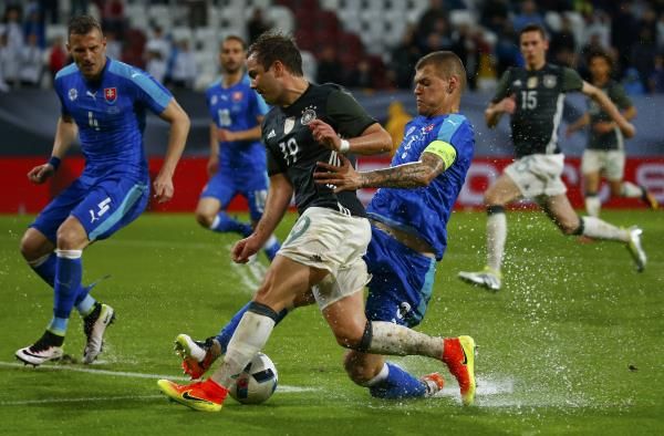 2016-05-29t174553z_791954042_lr1ec5t1dc6og_rtrmadp_3_soccer-friendly-deu-svk_reuters