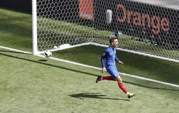 2016-06-26t143046z_121583455_lr1ec6q14aza7_rtrmadp_3_soccer-euro-fra-ire_reuters