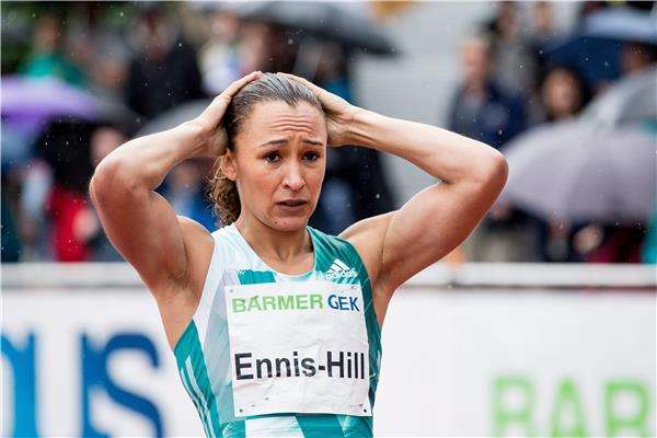  اينيس-هيل في لقاء المانيا