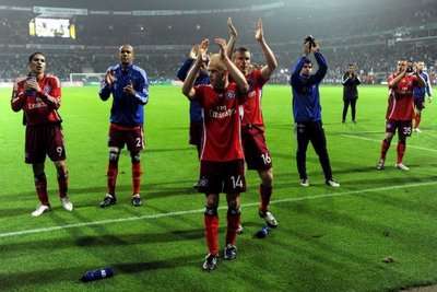 هامبورج وضع قدماً بالمباراة النهائية بفوزه ذهاباً خارج أرضه على فيردر بريمن