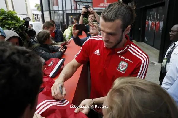 ?i=reuters%2f2016-06-29%2f2016-06-29t134500z_635916077_lr1ec6t126pzg_rtrmadp_3_soccer-euro-wal_reuters