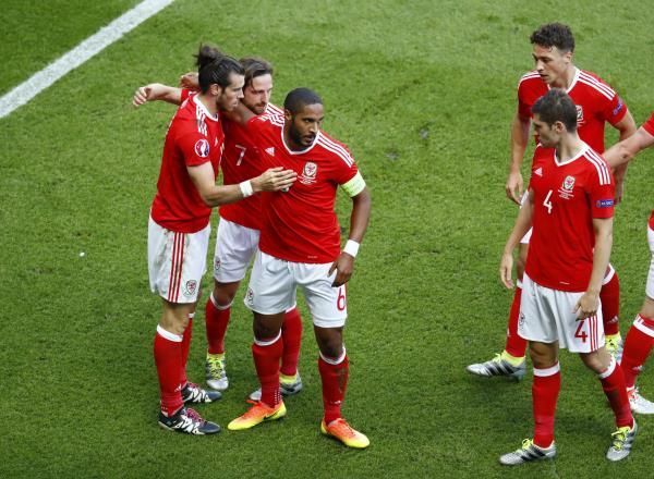 2016-06-25t173353z_109877633_mt1aci14455033_rtrmadp_3_soccer-euro-wal-nir_reuters