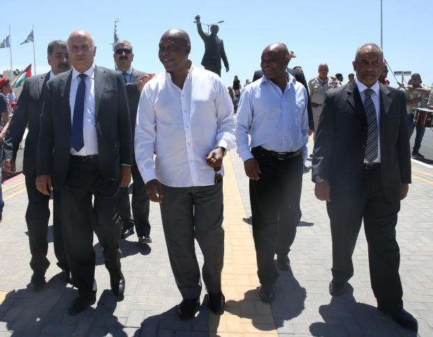 الجنوب افريقي سكسويل في زيارته  السابقة لرام الله 