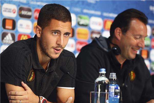 المؤتمر الصحفى لفيلموتس وهازارد