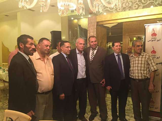 محمود متوسطاً أعضاء رابطة الأنصار في الشمال بعد الإفطار