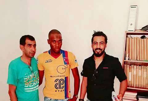 ابراهيما توري بعد امضاء العقد