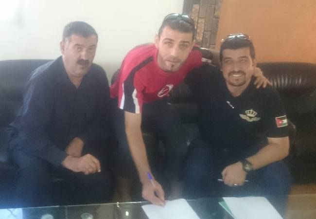 الخالد يوقع على عقده رسميا