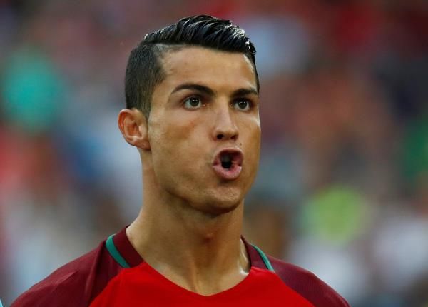 2016-06-30t234134z_655869613_s1aetmywqwab_rtrmadp_3_soccer-euro-pol-por_reuters