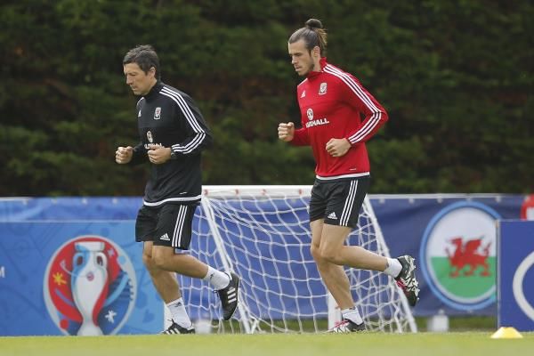 2016-07-04t100548z_696649701_lr1ec740s1ewh_rtrmadp_3_soccer-euro-wal_reuters