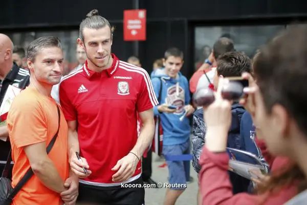 ?i=reuters%2f2016-07-04%2f2016-07-04t140058z_330286480_lr1ec7412xcce_rtrmadp_3_soccer-euro-wal_reuters